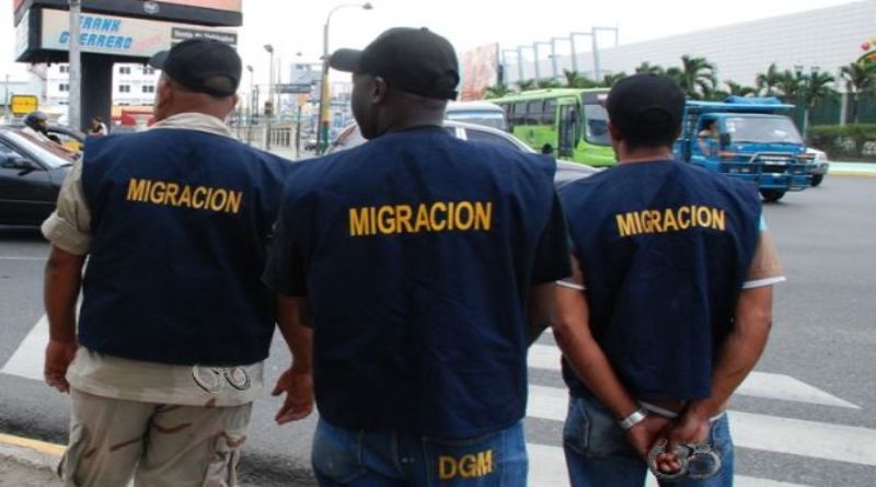 Migración cancela 263 empleados por violación de normas