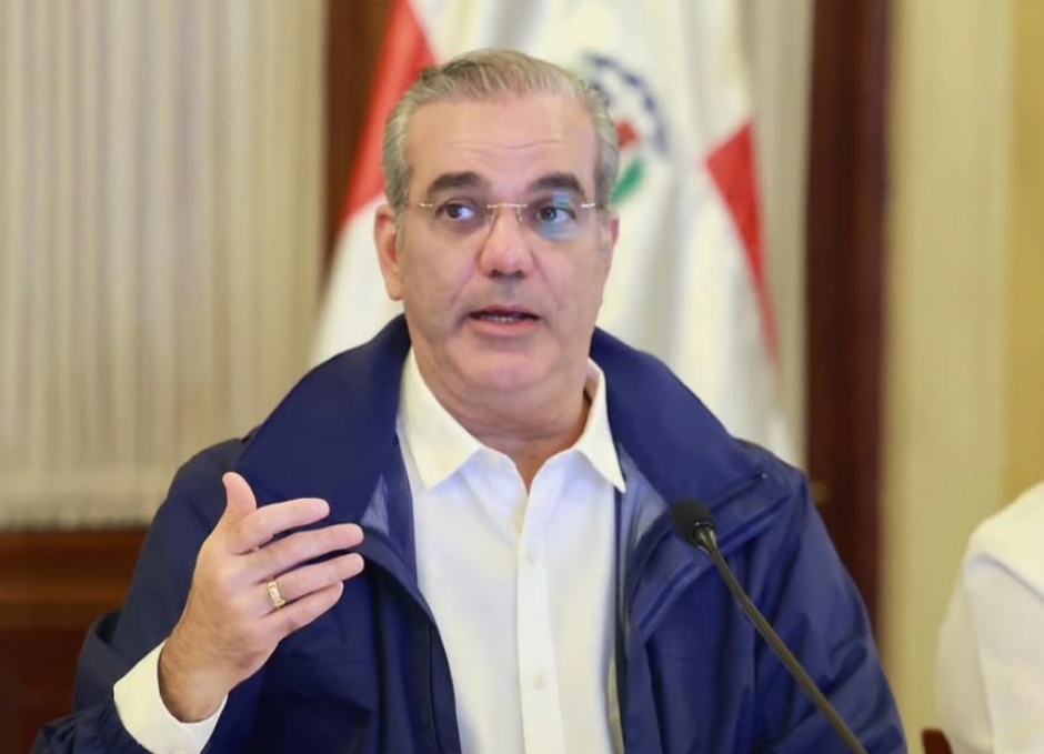 “Tu familia te espera”: Abinader pide retornar en calma