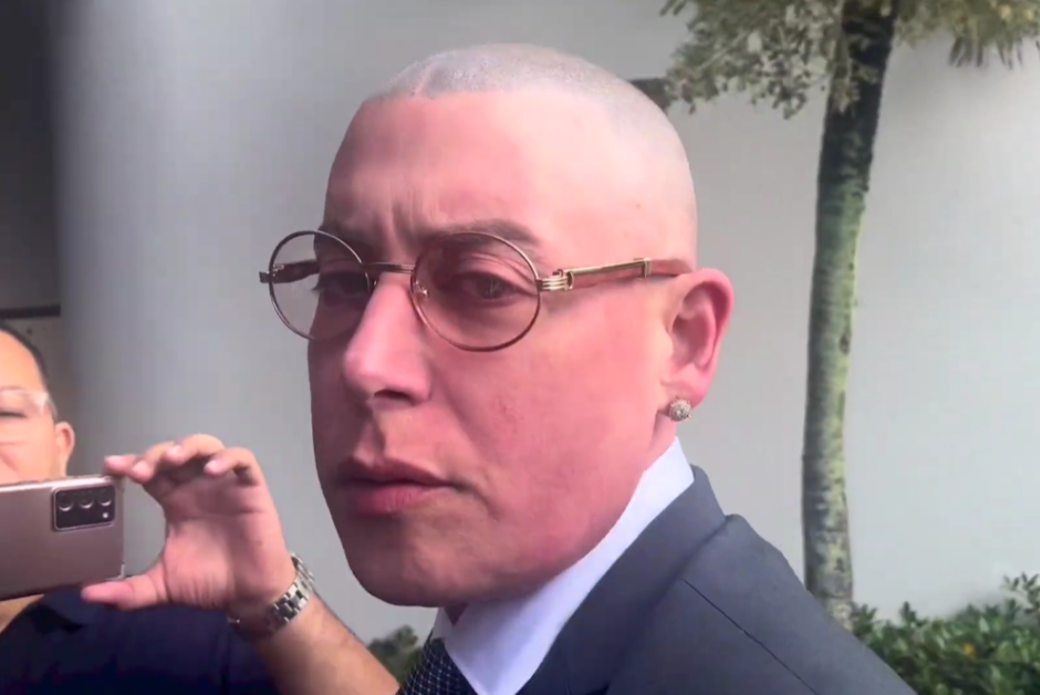 Cosculluela se libra de cargos por conducir sin licencia