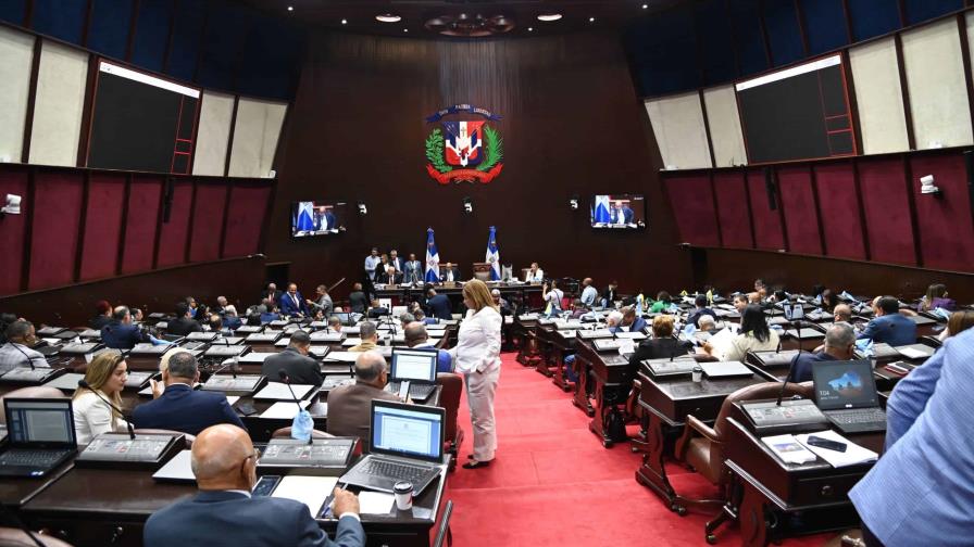 Aprueban reforma laboral con más licencia de paternidad