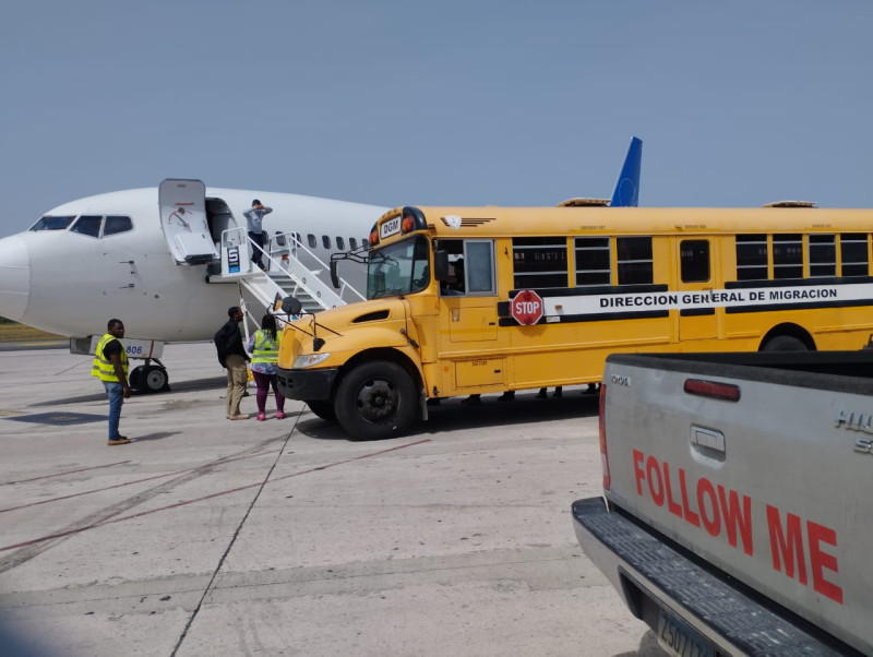 Repatrían a 62 dominicanos desde USA tras cumplir condenas