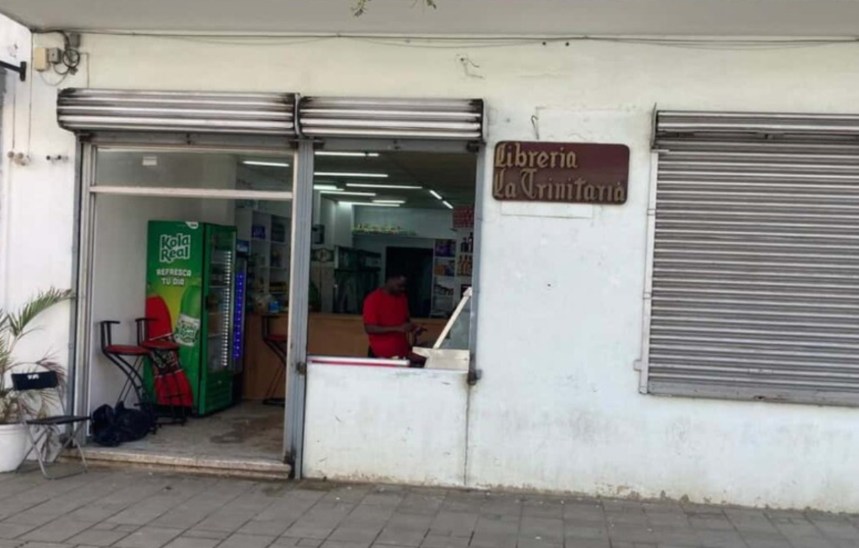 Instalan un colmado en donde estaba la librería La Trinitaria