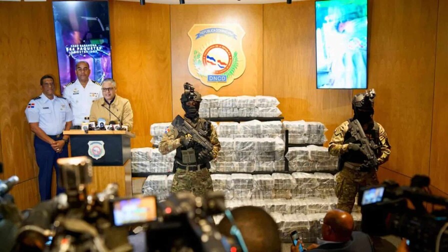 Arrestan a cinco con 564 paquetes de droga en Barahona