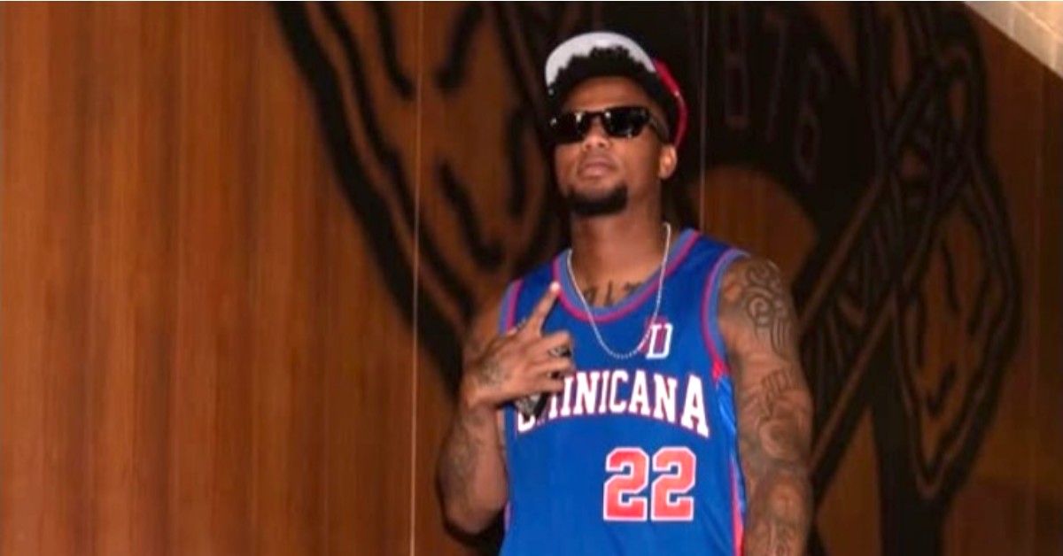 Acuña Jr. cumple apuesta con Soto y viste camiseta de RD