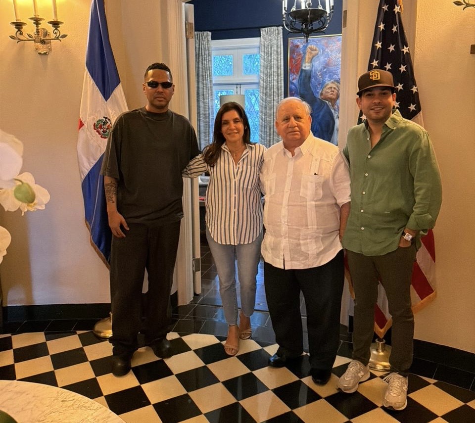 Embajadora de Estados Unidos recibe al doctor Fadul