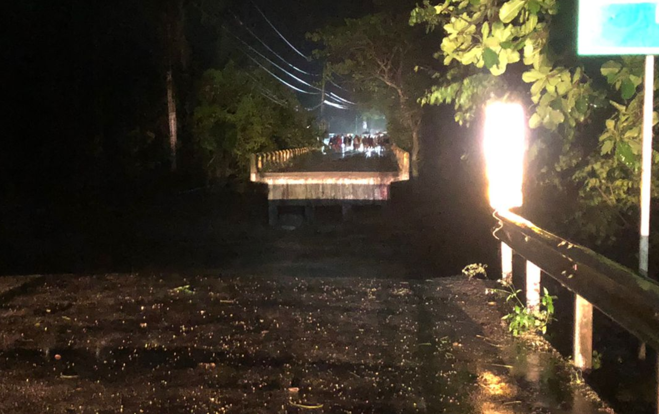 Colapsa puente sobre río Camú en Puerto Plata (video)