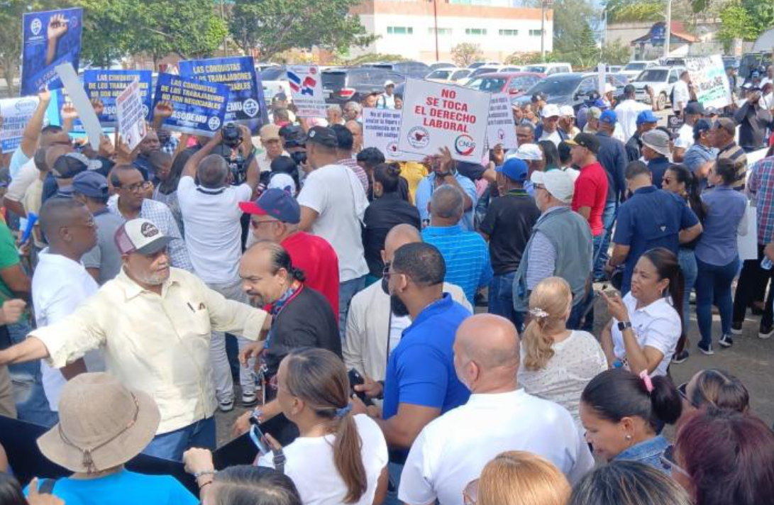 Sindicatos de Santiago se movilizan en defensa de la cesantía