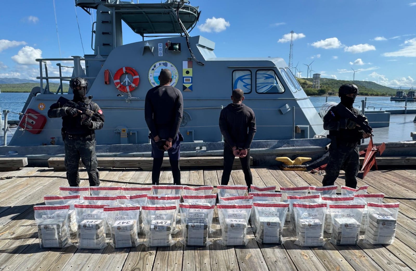 DNCD decomisa cocaína en narcolancha y detiene a dos en Baní