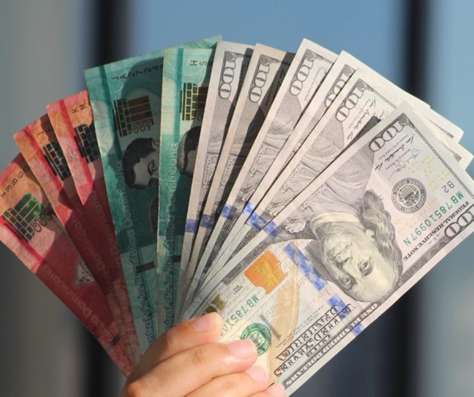 Denuncian monopolio en el cambio de monedas en el AILA