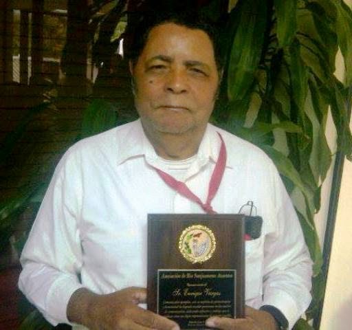 Muere el periodista Enrique Vargas