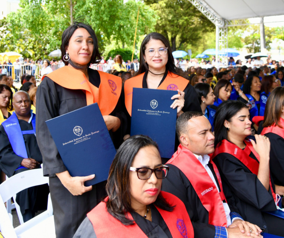 UASD gradúa a 1,874 de grado y 1,123 de postgrado