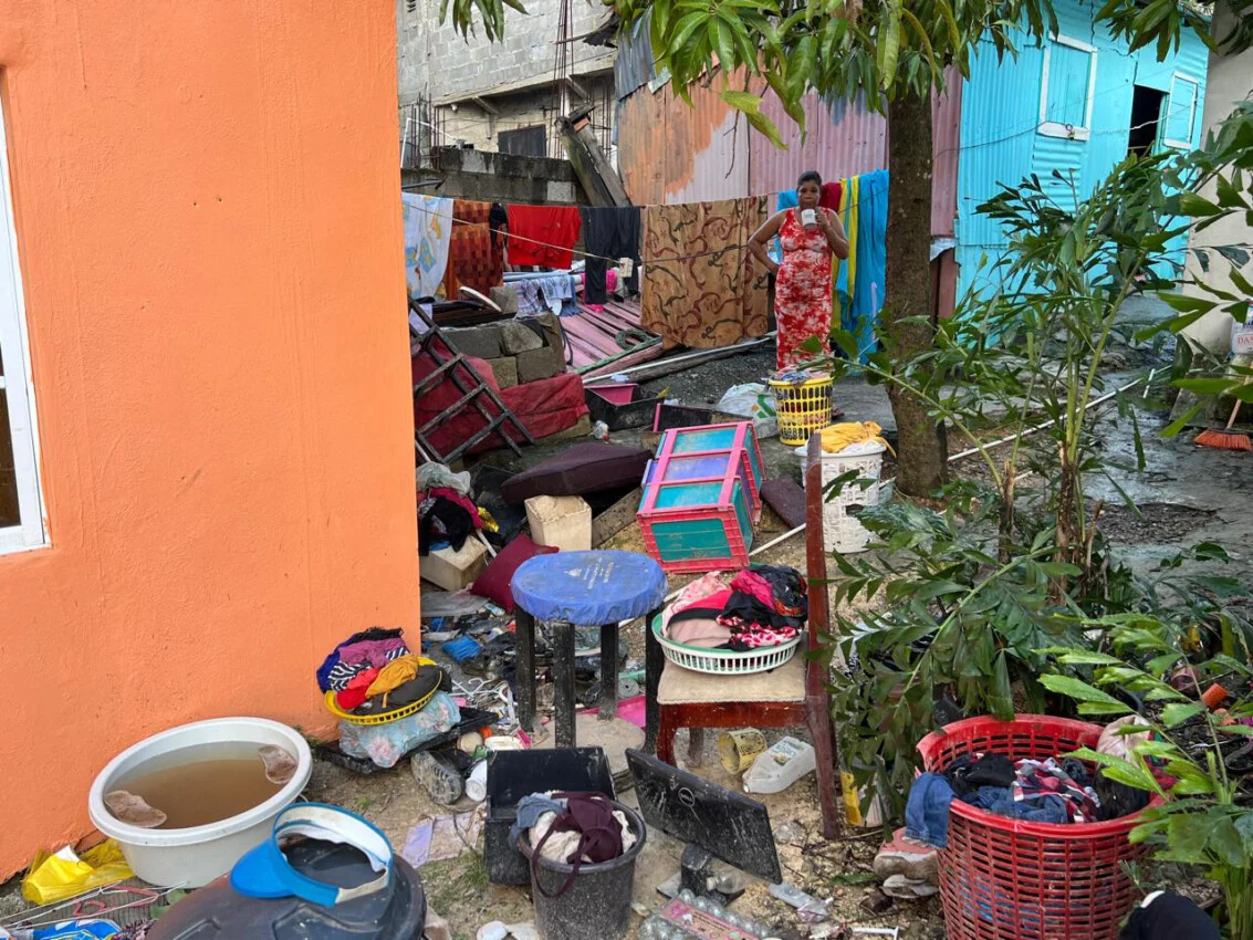 Familias lo perdieron todo en Las 800