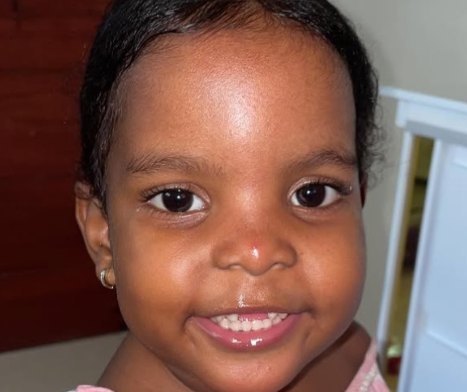 Madre de Leslie solicita ayuda urgente para trasplante de hígado