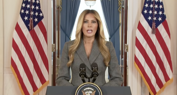 Melania Trump afirma que no fue víctima de Jeffrey Epstein