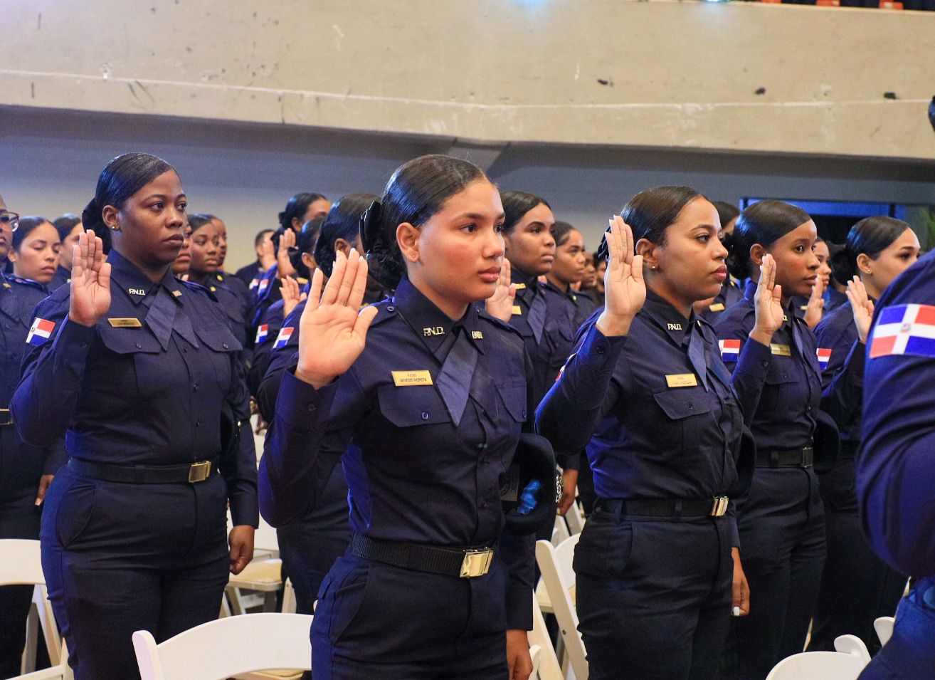 Policía Nacional gradúa 2,372 nuevos agentes; 1,111 son mujeres