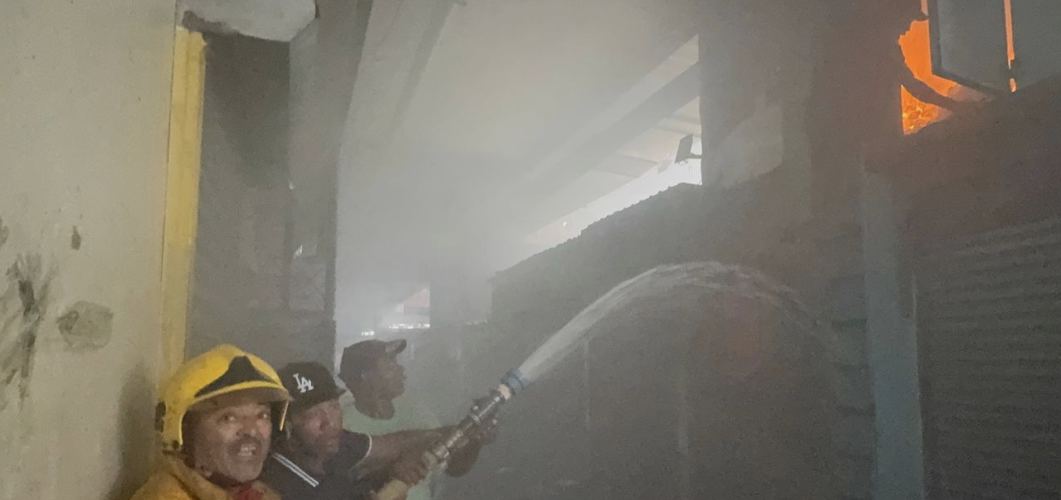 Incendio afecta puesto comercial en mercado fronterizo de Dajabón