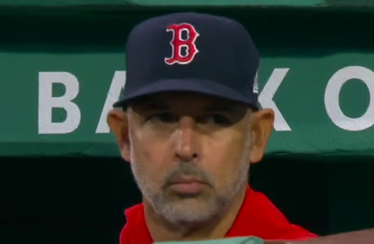 Boston despide a Alex Cora y a su cuerpo de coachs
