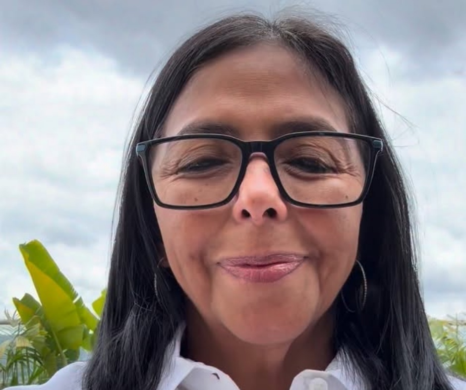 Estados Unidos levanta sanciones contra Delcy Rodríguez