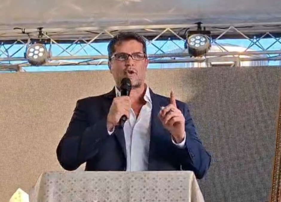 Actor mexicano propone construir capilla en terrenos del Jet Set