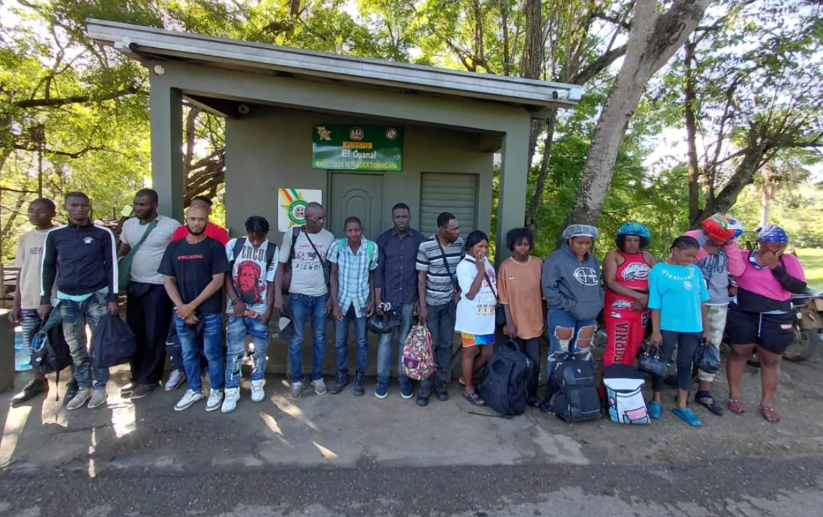 Interceptan yipeta con 17 haitianos en Santiago Rodríguez