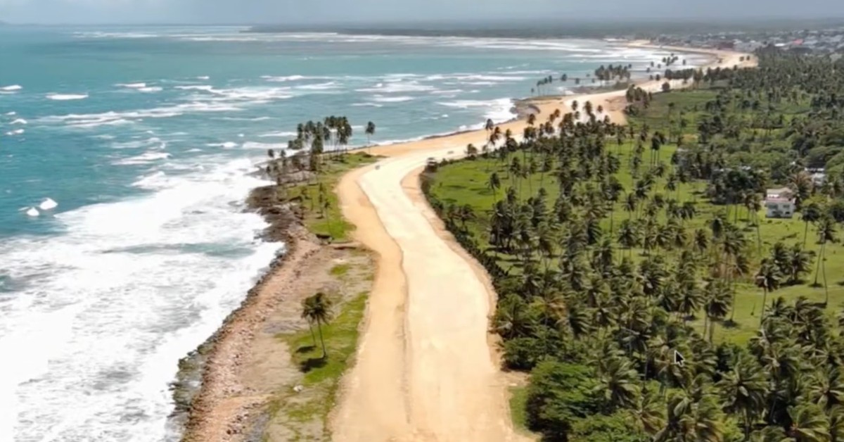 Condiciones del malecón de Nagua a 20 años de su inicio (video)