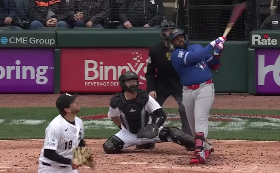 Vladdy Jr. conecta su primer jonrón de la temporada (video)