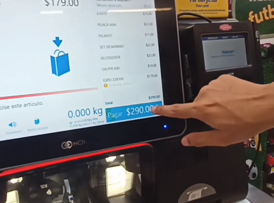 Walmart comienza a eliminar las cajas de autopago
