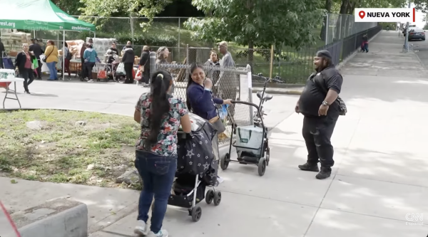 “Si desayuno, no almuerzo”: aumentan las filas por comida en Nueva York
