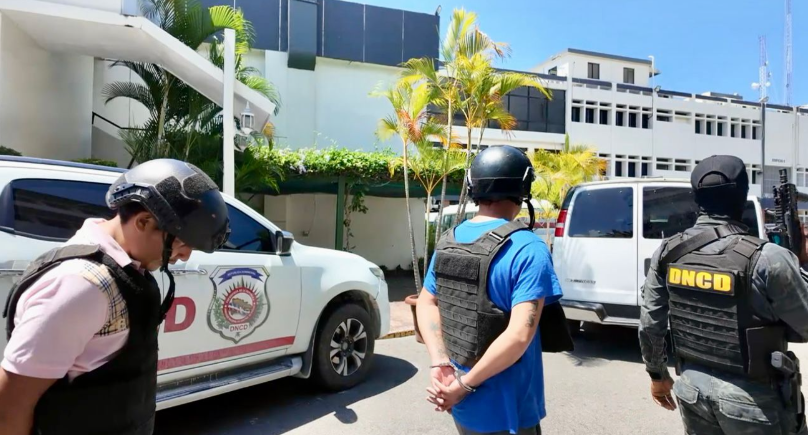Ocho detenidos por alijo de 1.7 toneladas de cocaína