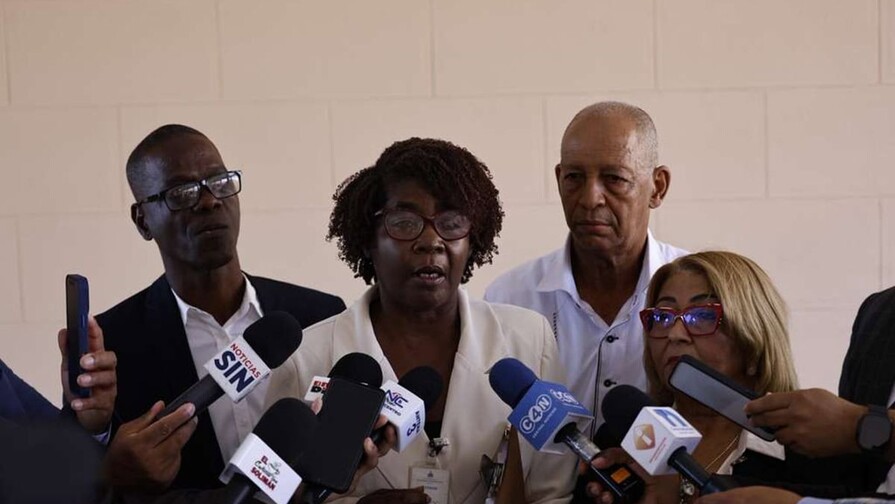 Enfermeras suspenden paro tras acuerdos con el Gobierno