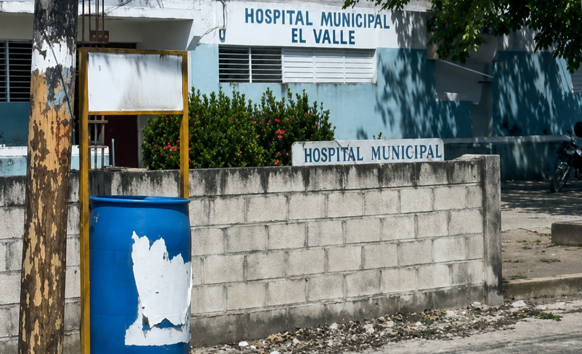 Denuncian deterioro y abandono en Hospital Municipal El Valle