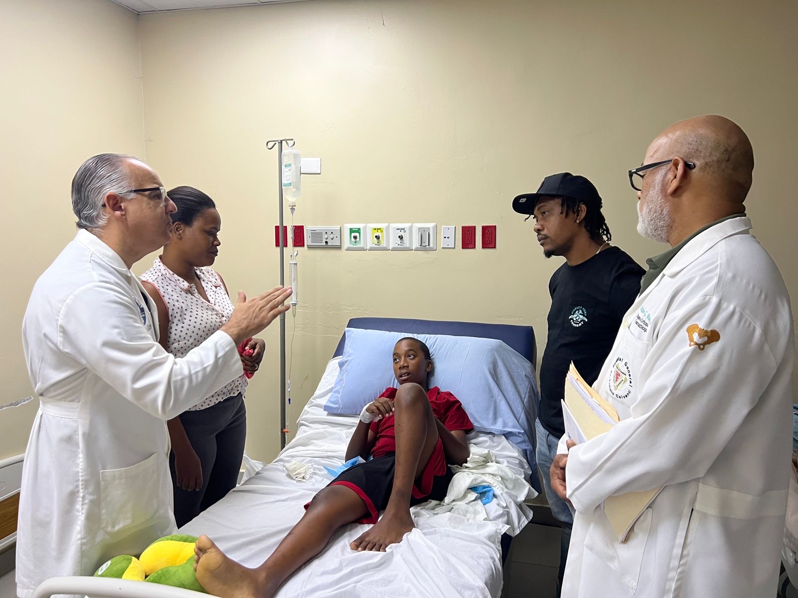 Dan de alta a niño cayó de elevado en Los Alcarrizos