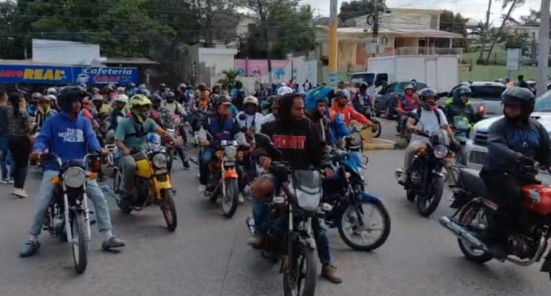 Motoconchistas protestan en Santiago