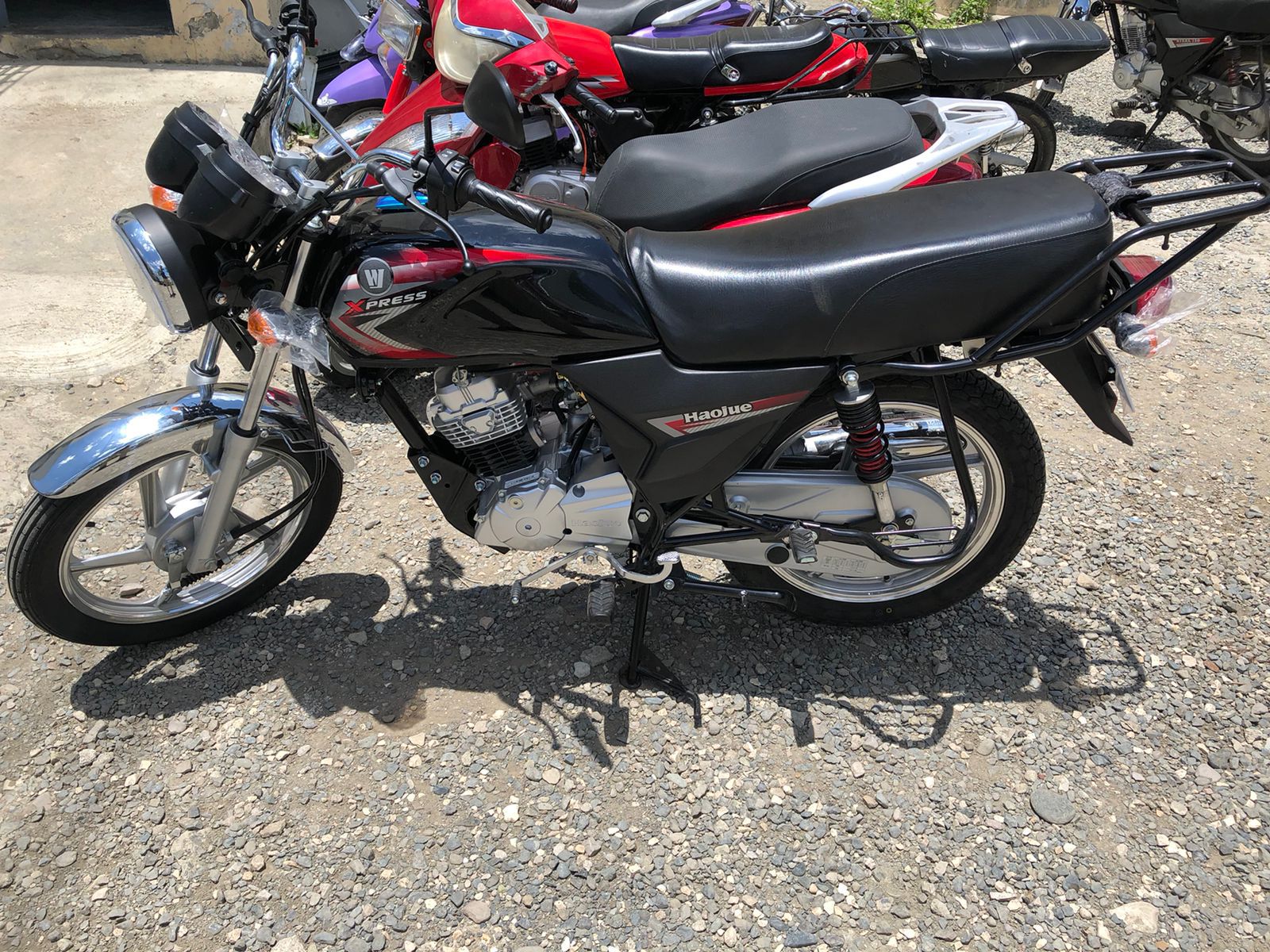 Desmantelan presunta red dedicada al tráfico ilegal de motocicletas