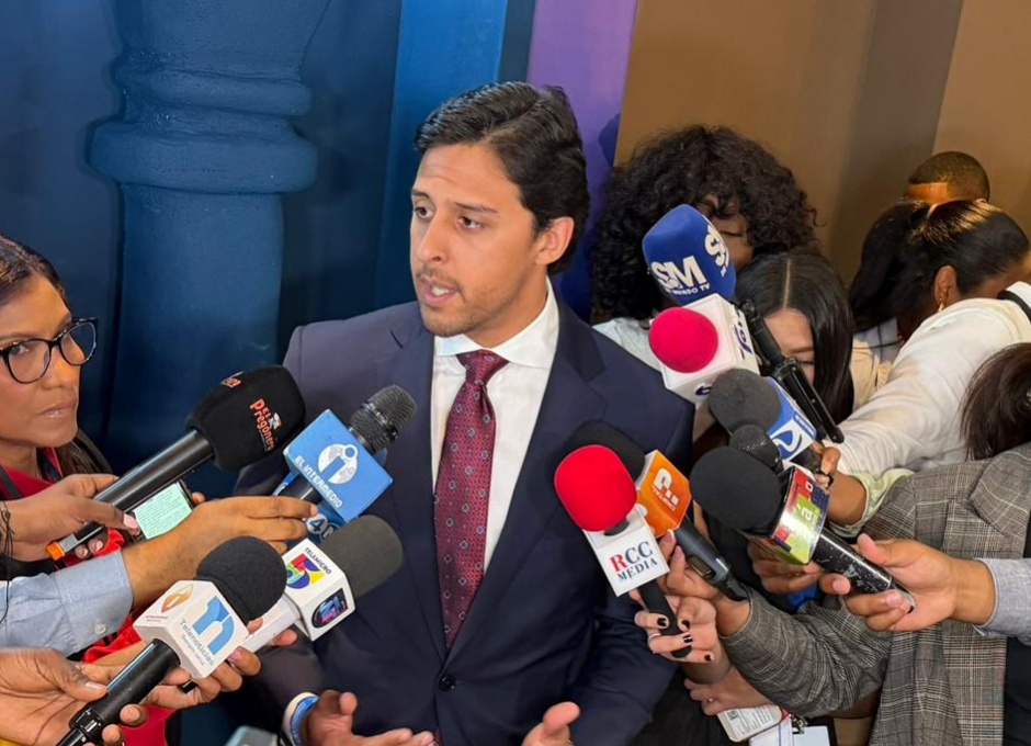 Raymond Rodríguez llama a prepararse ante decisiones globales