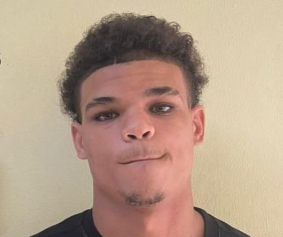 Joven hombre tras disparo en la cabeza