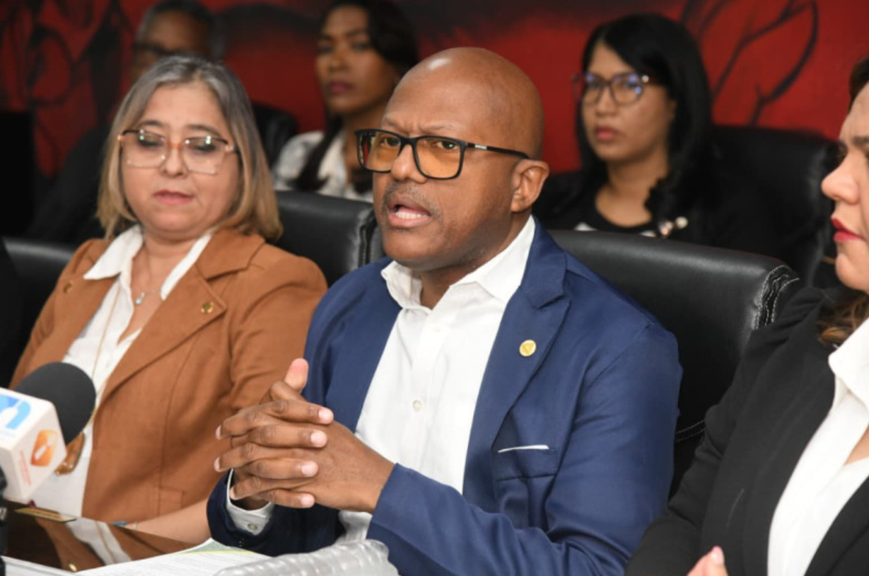 CMD denuncia irregularidades en fondos de médicos
