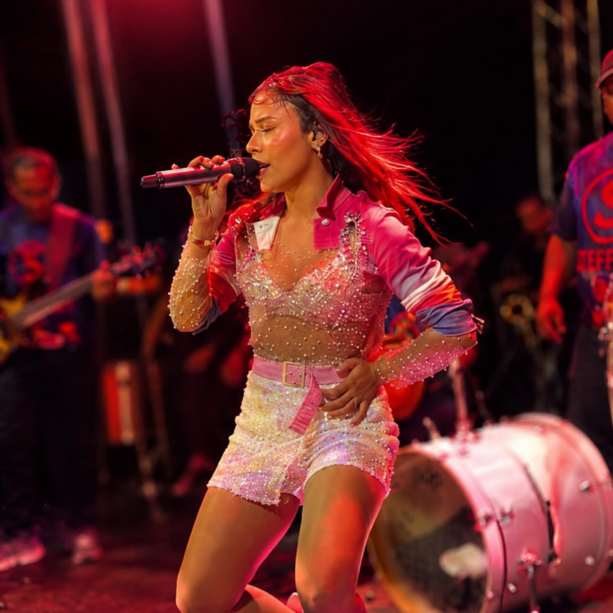 Steffany Constanza lleva el merengue dominicano al número uno en Guatemala